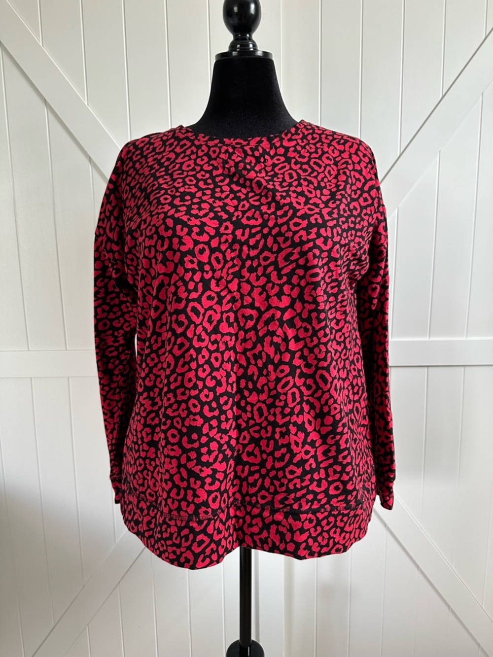 Chico’s Size 3 Zenergy Red Black Leopard Print Pullover Top Soft Stretch XL 16 - Picture 1 of 6